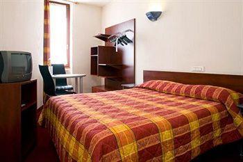 De Noailles 3*