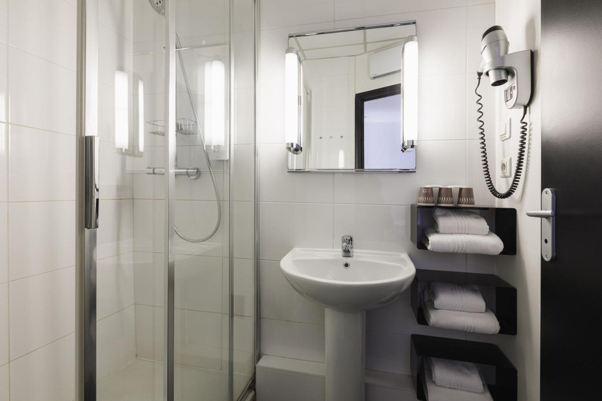 Hotel De Noailles 3*